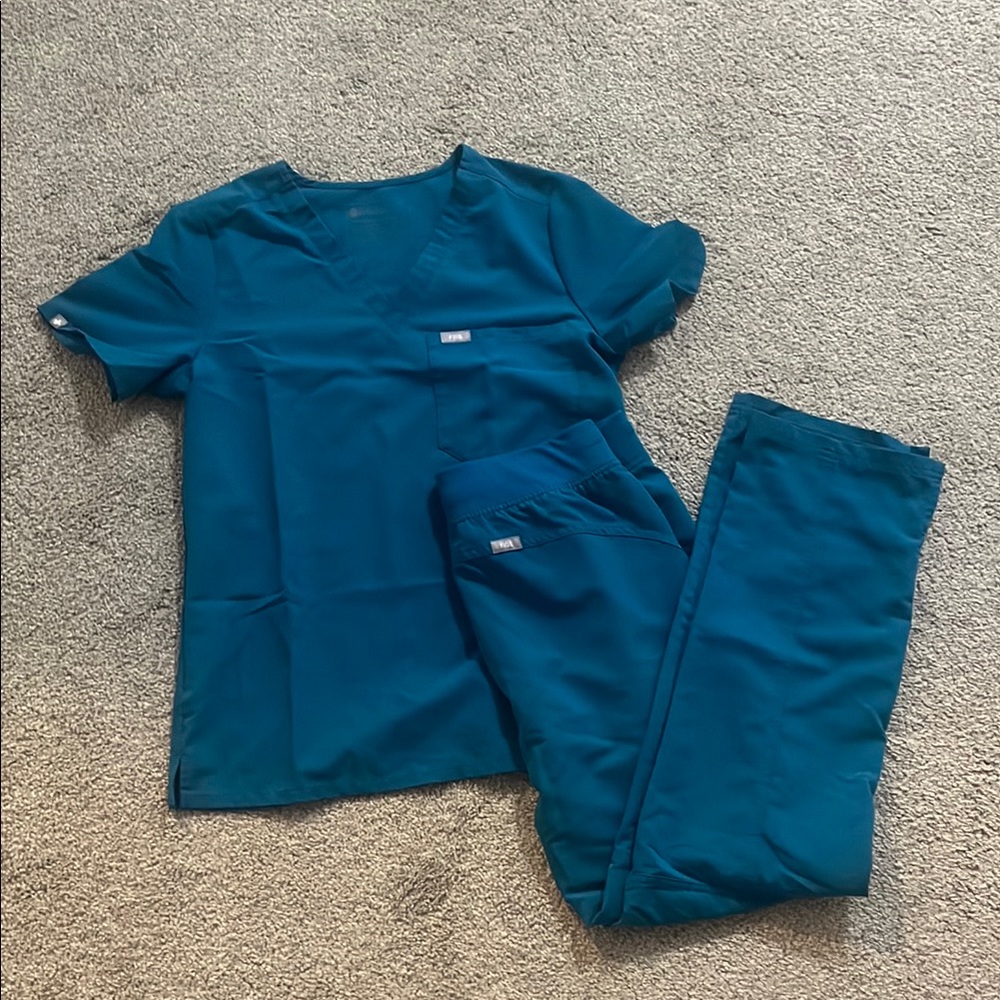 FIGS teal scrub set, size small
